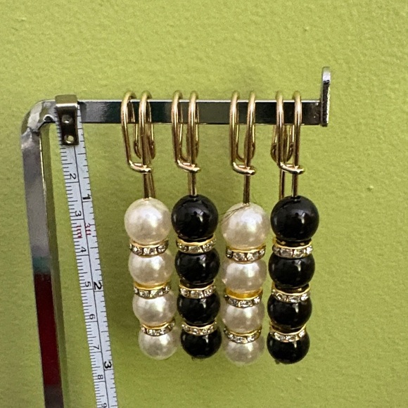 Elegant Gold and Black Beaded Brooch Set - Picture 8 of 11